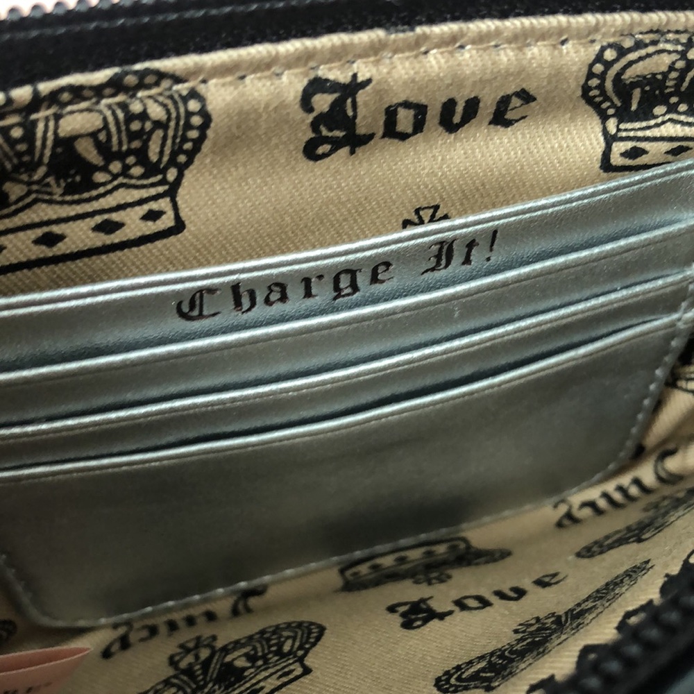 Juicy Couture wristlet - Picture 9 of 9